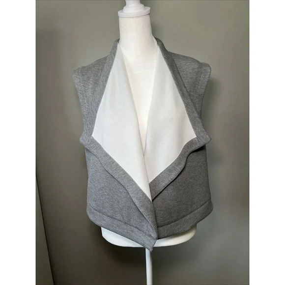 BCBGmaxazria Convertible Detachable Open Jacket Size Small Grey Casual - Picture 12 of 16